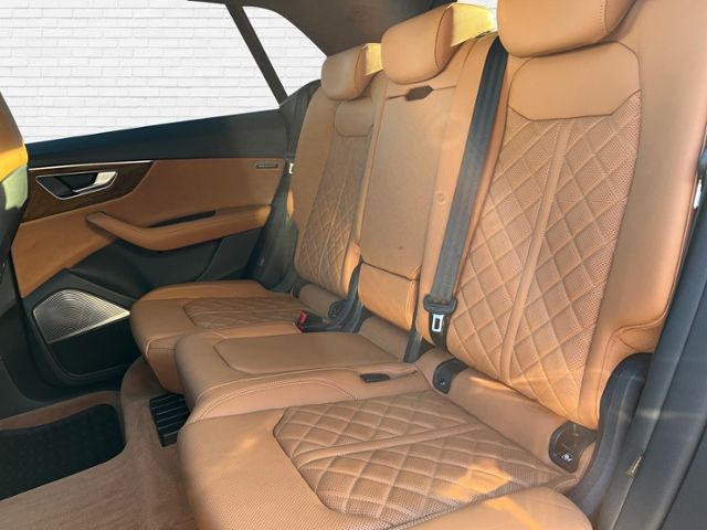 Fahrzeugabbildung Audi Q8 60 TFSIe quattro S line tiptronic KLIMA LED L