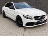 Mercedes-Benz C 63 AMG Limousine 360° Cam, Burmester, SportAGA - Mercedes-Benz C 63 AMG: Sport
