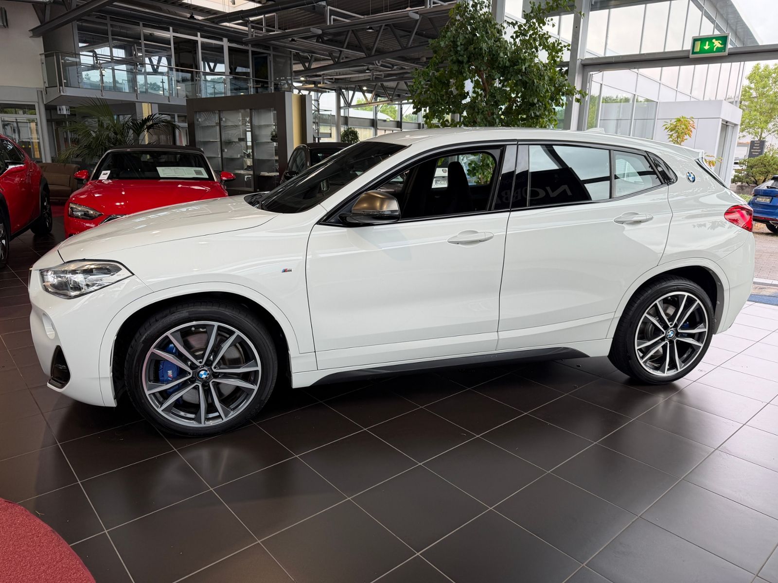 Fahrzeugabbildung BMW X2 M35 i xDrive HUD LED NAV