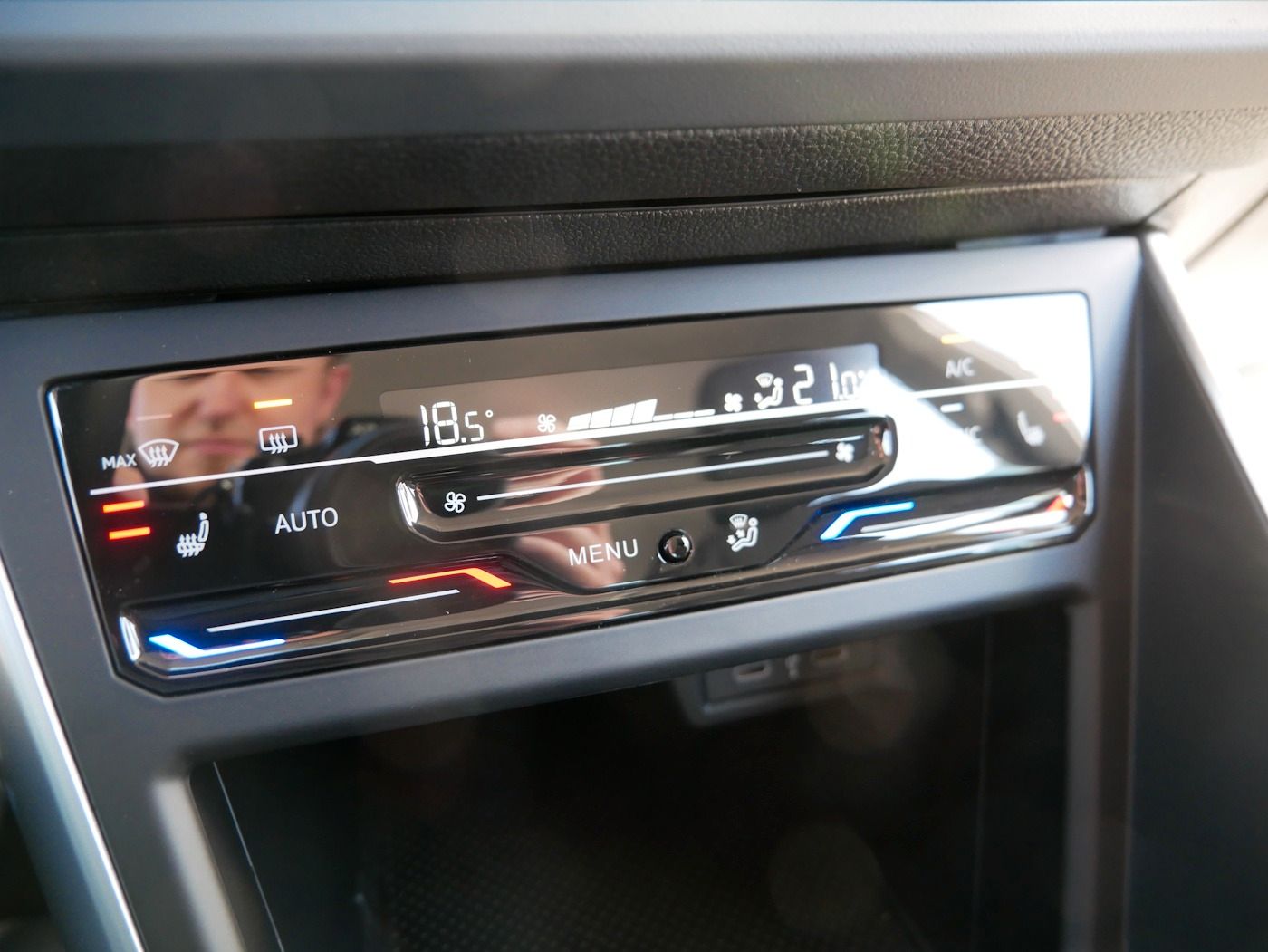 Fahrzeugabbildung Volkswagen Taigo 1.0 TSI Life Kamera LED SHZ Klimaautomatik