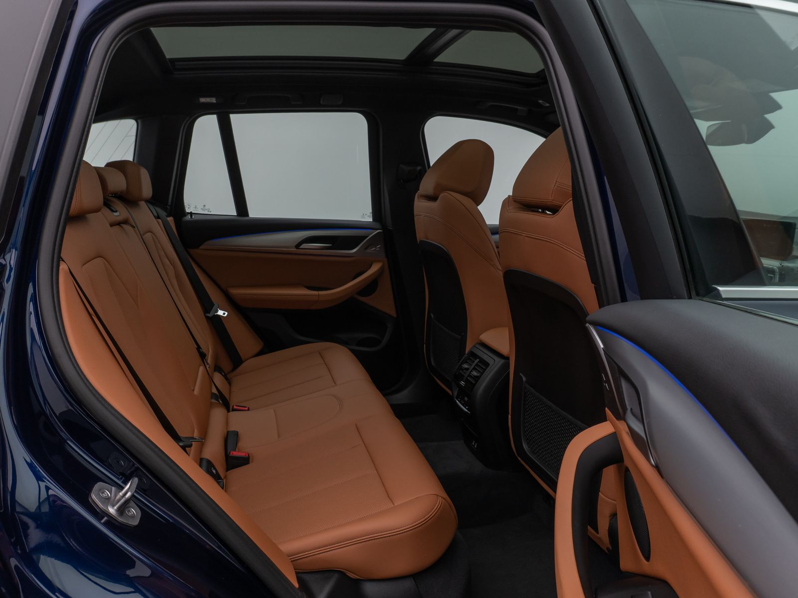 Fahrzeugabbildung BMW X3 xD30d M Sport Panoram Kamera DAB HiFi AHK 21"