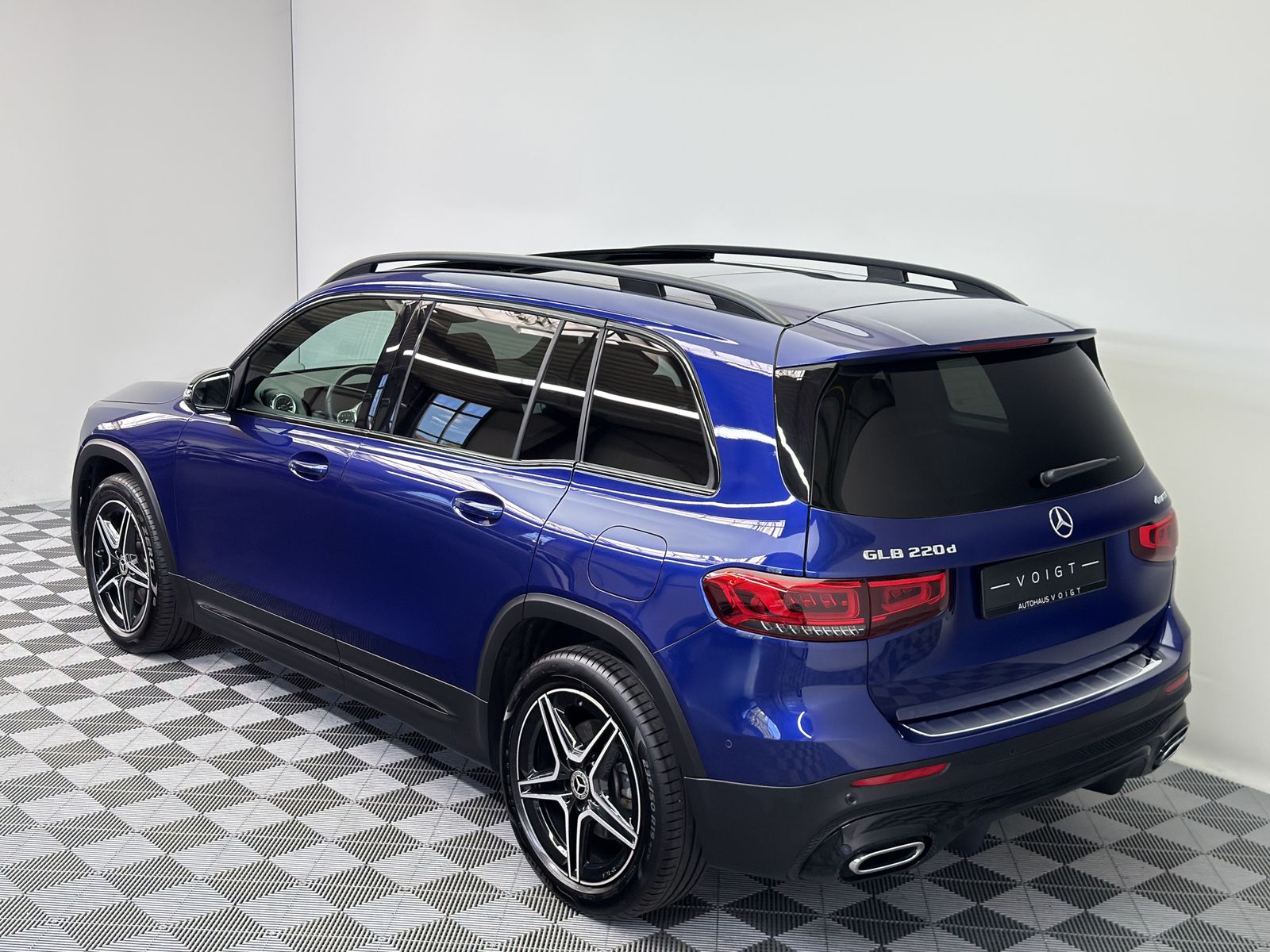 Mercedes-Benz GLB 220 d 4Matic 2.Hand AMG Line Pano AHK LED foto 3