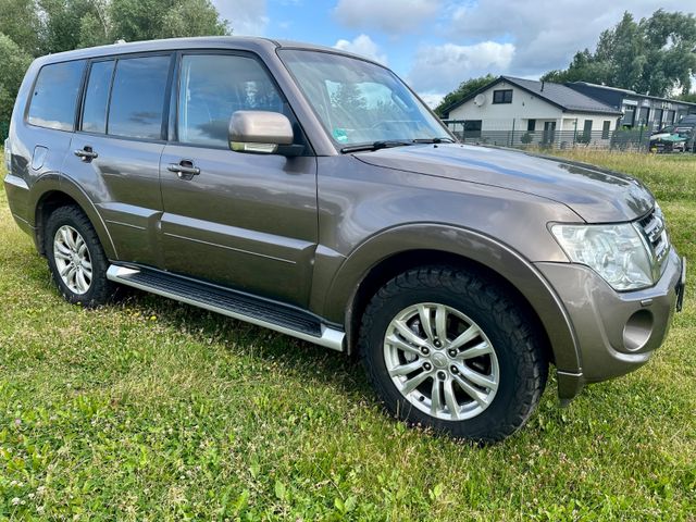 Mitsubishi Pajero 3.2 DI-D Intense — Bild 2