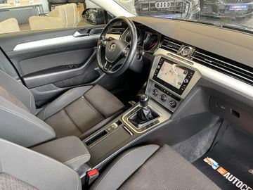 Volkswagen Passat Variant  *1.HAND*NAVI*APS*AHK*LED*SMARTL*