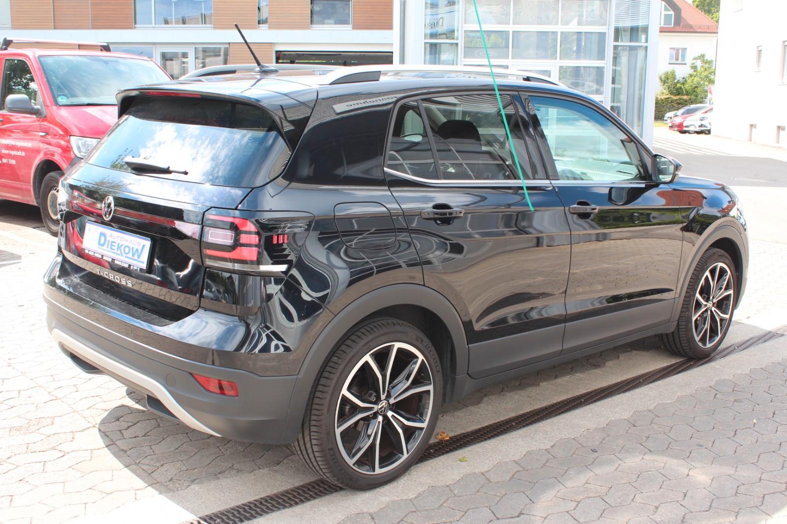 Volkswagen T-Cross Style/DSG/Navi/LED/SHZ/PDC AHK 18" Black