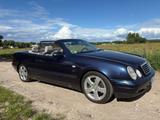 Mercedes-Benz Mercedes CLK Cabrio 320 W208 - Mercedes-Benz: Clk W208