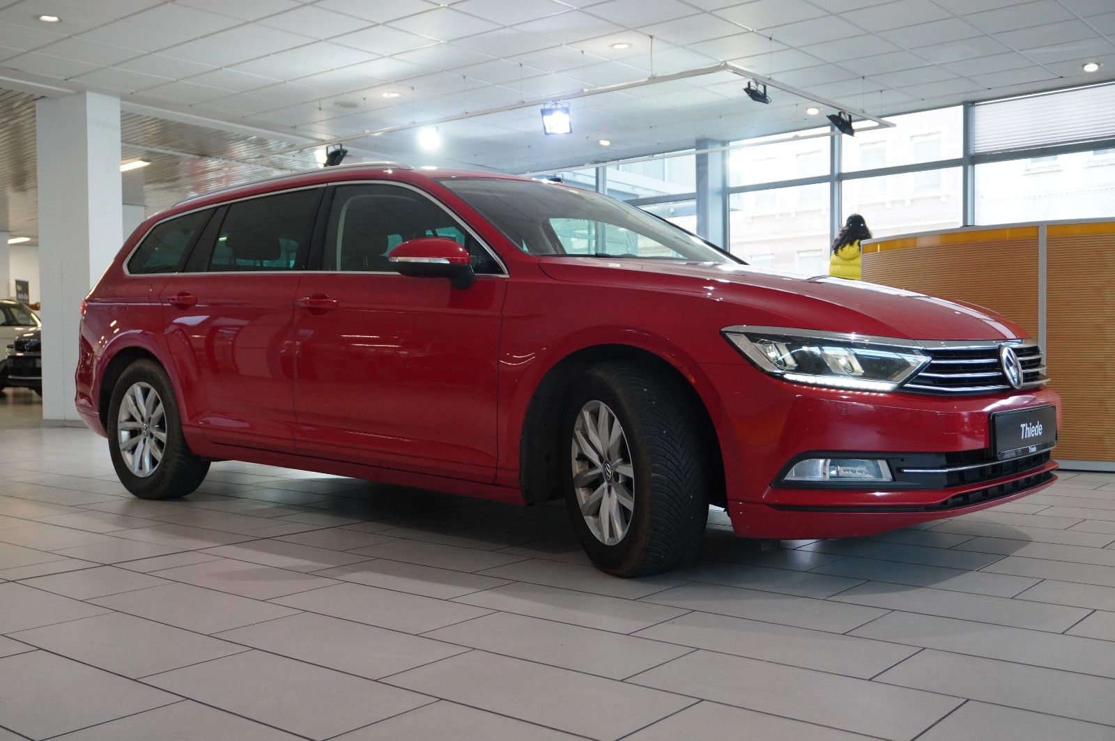 Fahrzeugabbildung Volkswagen Passat Vari. 2.0D COMFORTL. NAVI/LED/SPORT/AHK