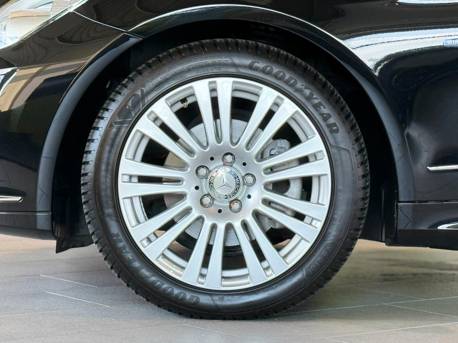 Mercedes-Benz E 250 Cabrio CGI TOP-Zustand*Navi*Leder*PDC*