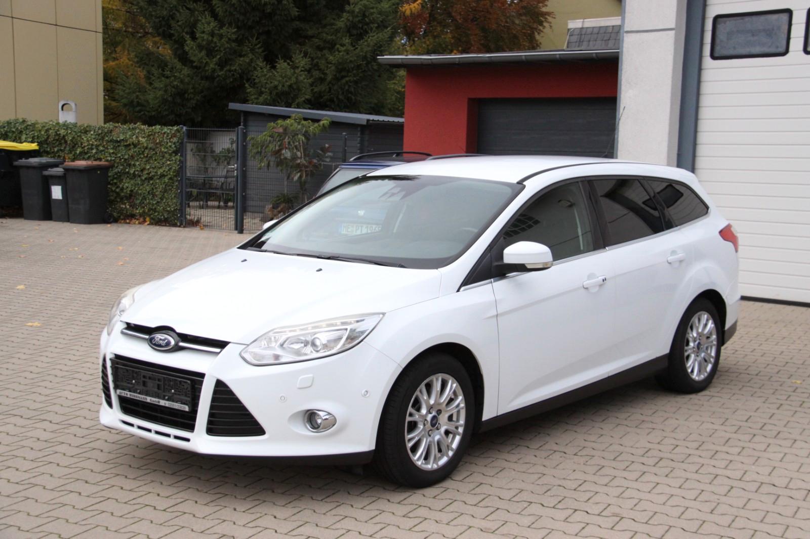 Ford Focus Turnier Titanium <Navi / Xenon>