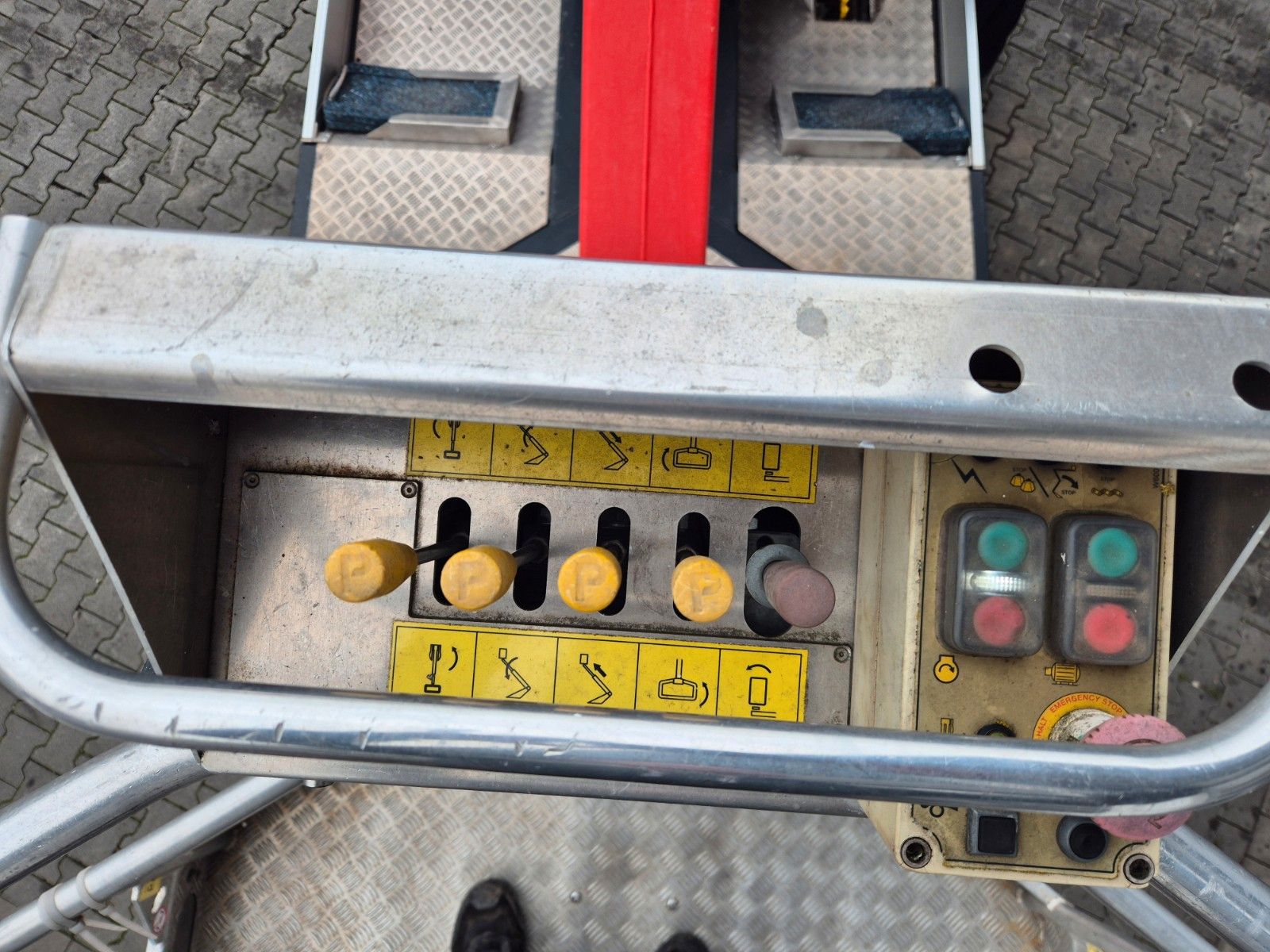 Fahrzeugabbildung Nissan Cabstar NT400 Palfinger P 160 TX 16m 1.104h