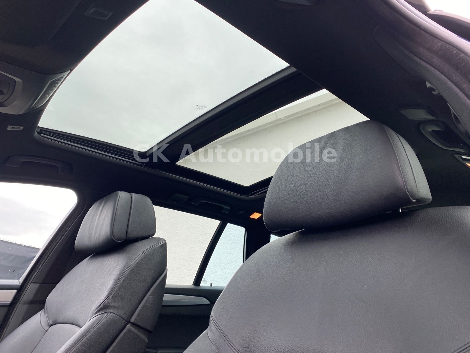 Fahrzeugabbildung BMW 530 d Touring M Sport/Navi/Leder/Pano/Bi-Xenon