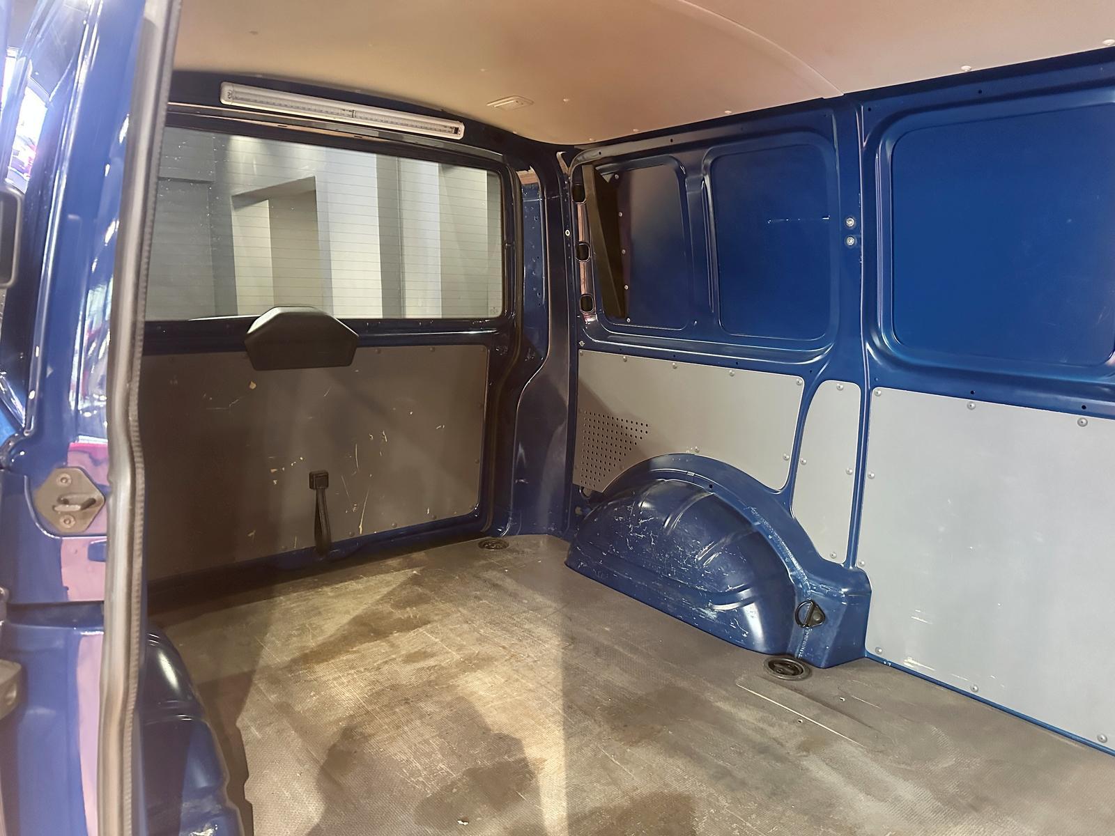 Volkswagen T6.1 DSG KURZ KLIMA STANDHEIZUNG TEMPOMAT SHZ AH