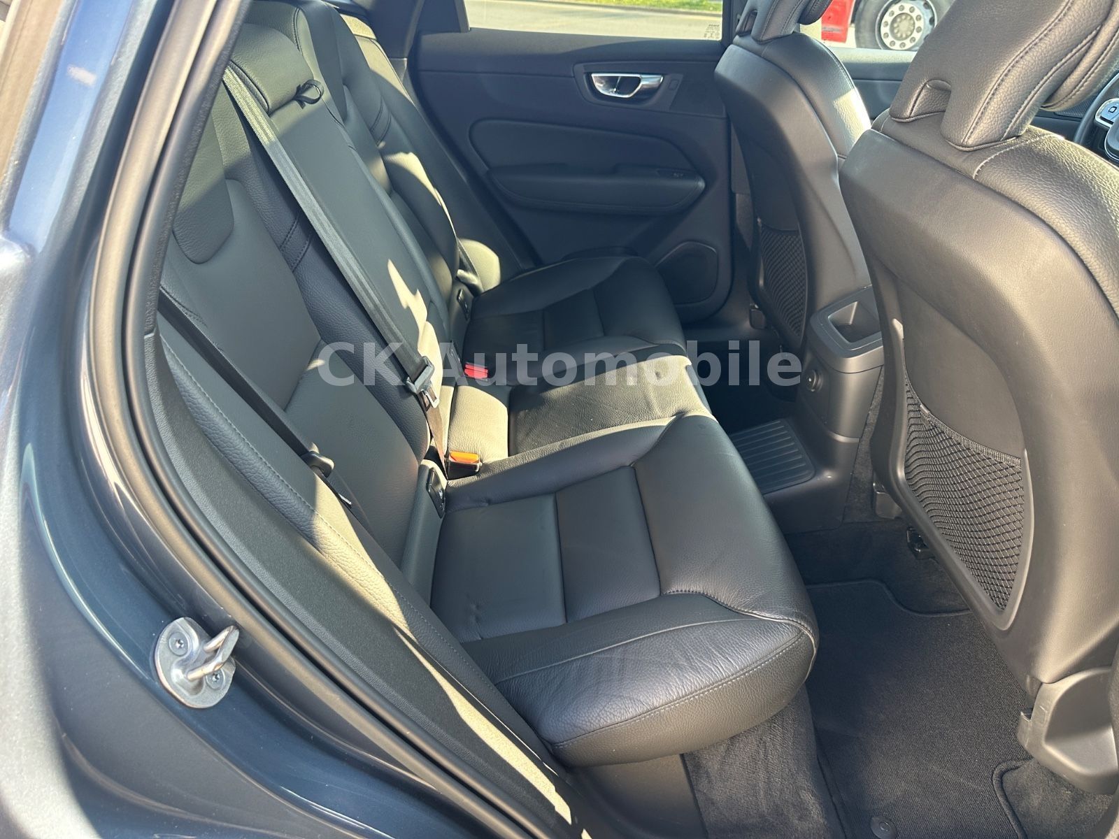 Fahrzeugabbildung Volvo XC60 T6 Plus Bright Recharge AWD/Navi/Pano/AHK