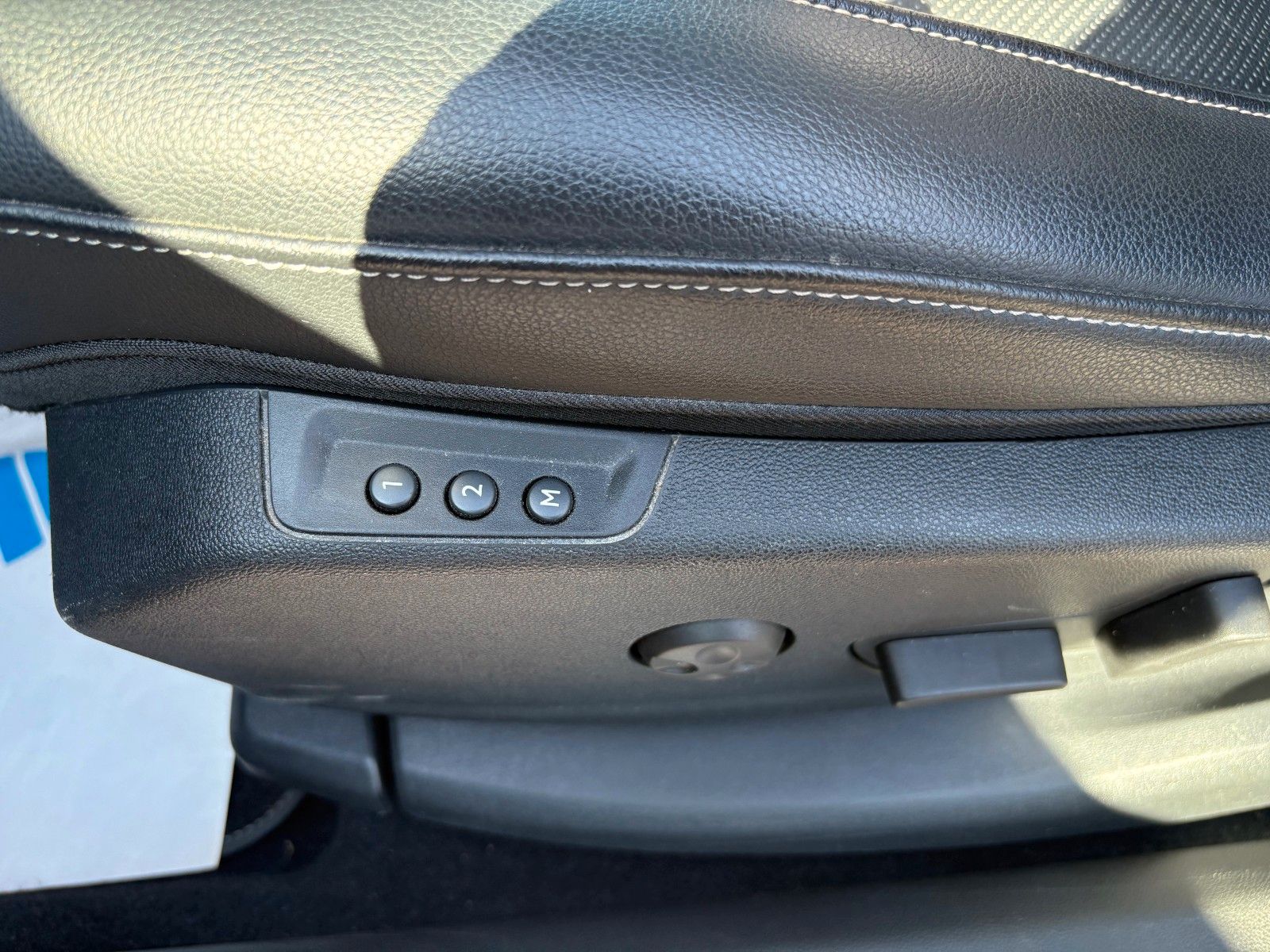 Fahrzeugabbildung Opel Grandland (X) 1.2 Aut. Ultimate Navi Leder Pano