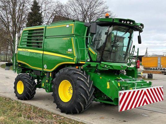 John Deere T560 Hillmaster