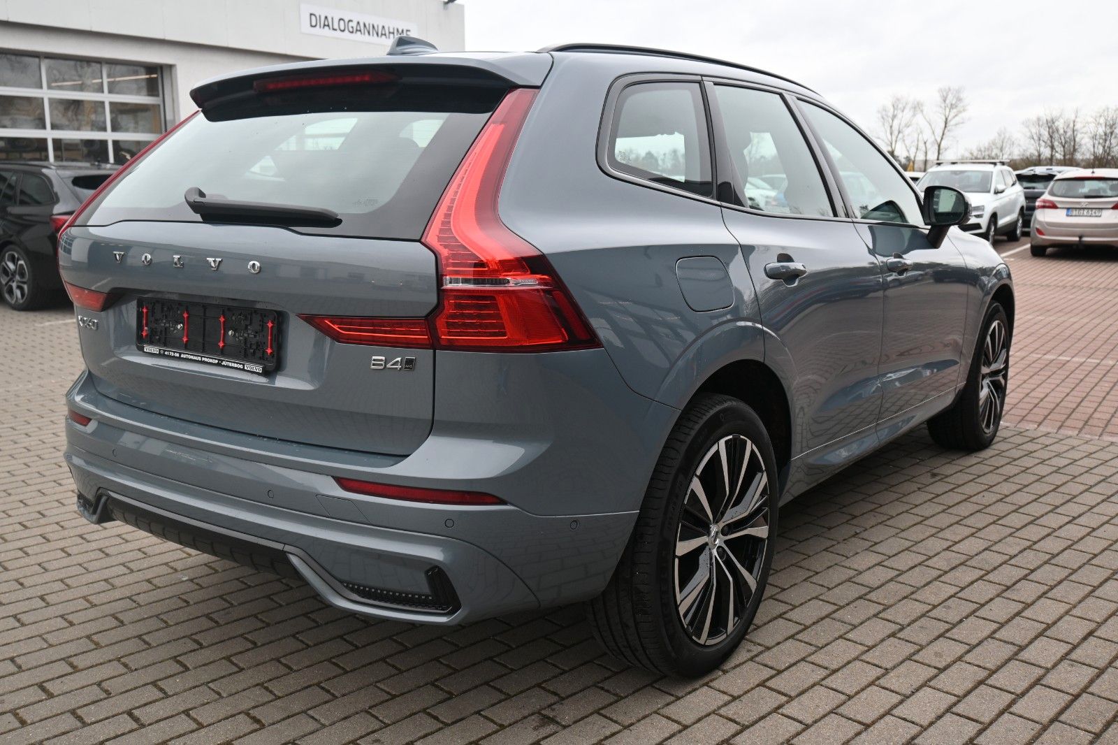 Fahrzeugabbildung Volvo XC60 B4 D AWD Plus Dark*STDHZG*360°*BLIS*ACC