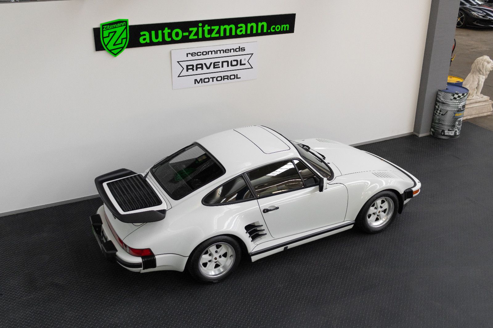 Fahrzeugabbildung Porsche 911 Turbo 3.3 "Flatnose"/1 OF 686/CD 2+/H-ZUGET.