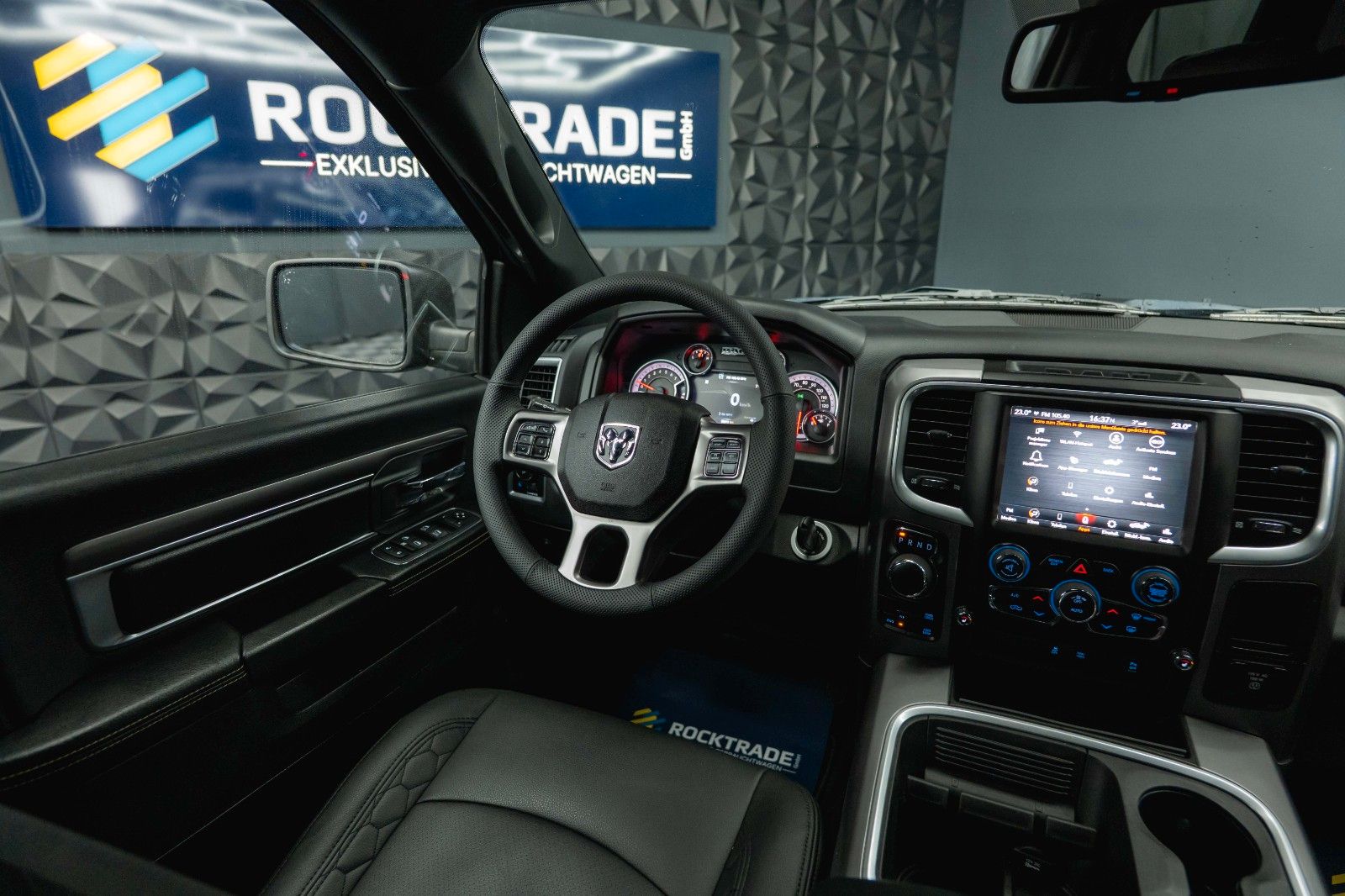 Fahrzeugabbildung Dodge RAM 5.7 V8 HEMI 4x4 OFFROAD Night LONGBED *19%*