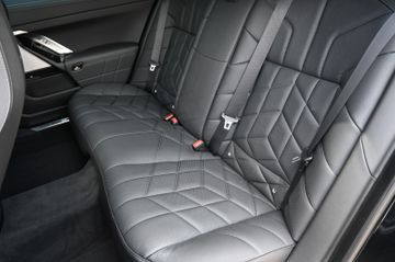 Fahrzeugabbildung BMW 740d xDrive *B&W*MASS*LUFT*360°*M-PKT PRO*21"*