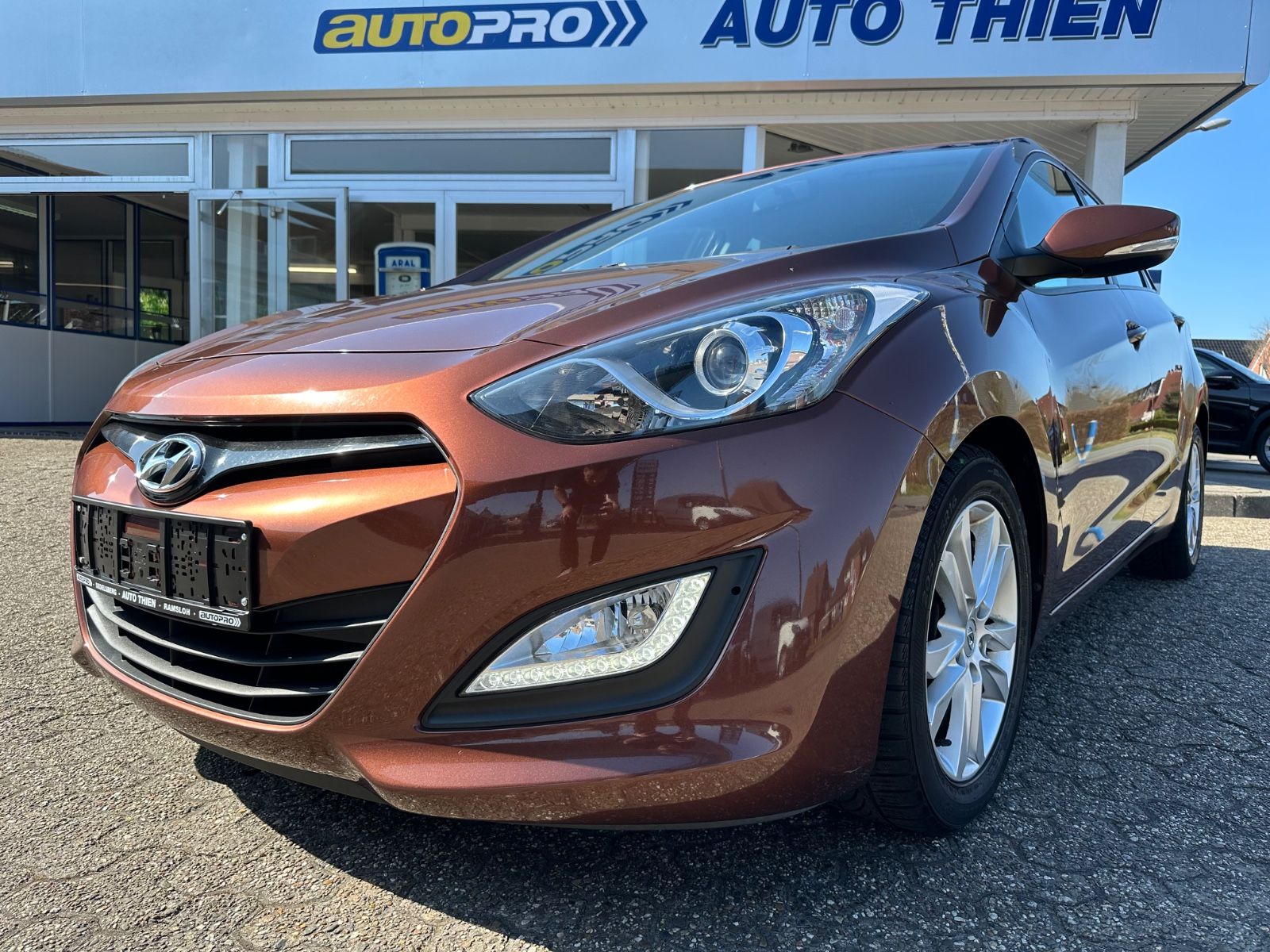 Fahrzeugabbildung Hyundai i30 1.4 Intro Edition Shzg/GJR/Klimaautom/LM16"