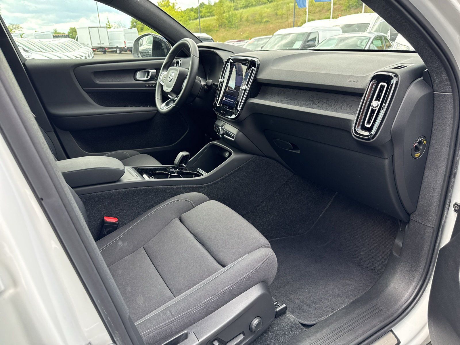 Fahrzeugabbildung Volvo C40  Ultimate Recharge Pure Electric #AWD