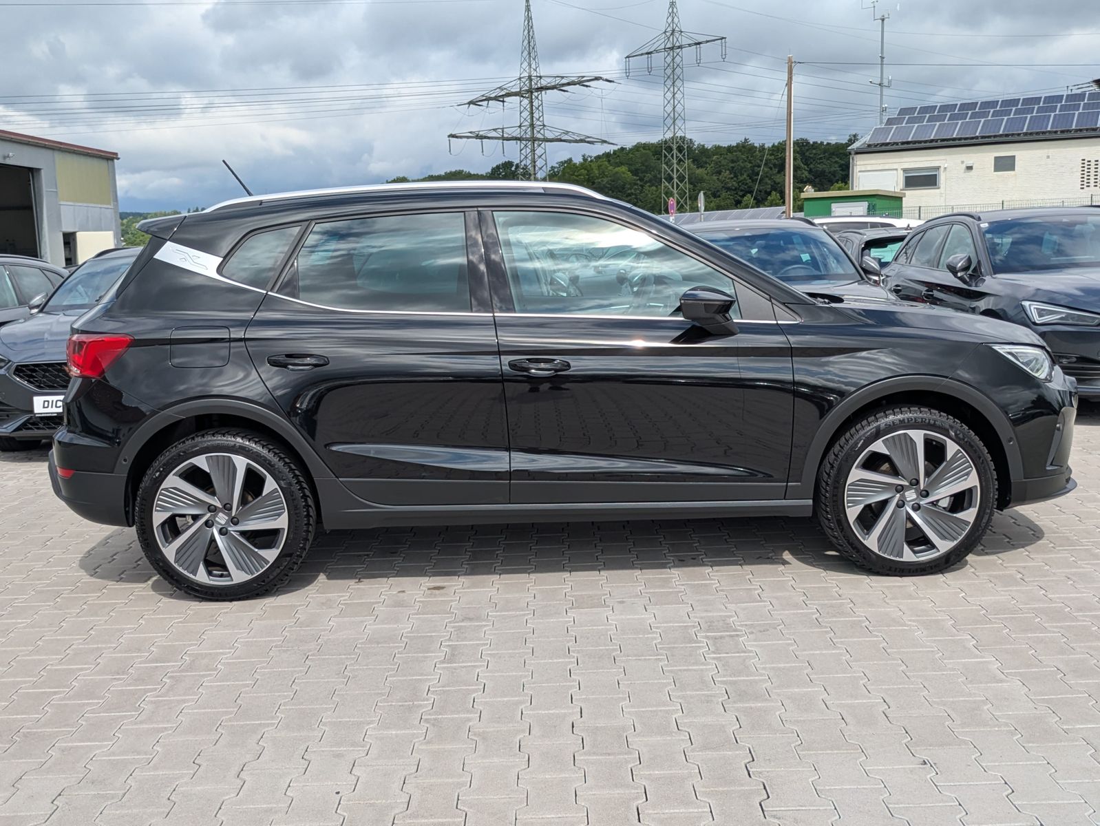 Fahrzeugabbildung SEAT Arona 1.0 TSI FR DSG AHK*ACC*LED*APP*DAB*KAMERA