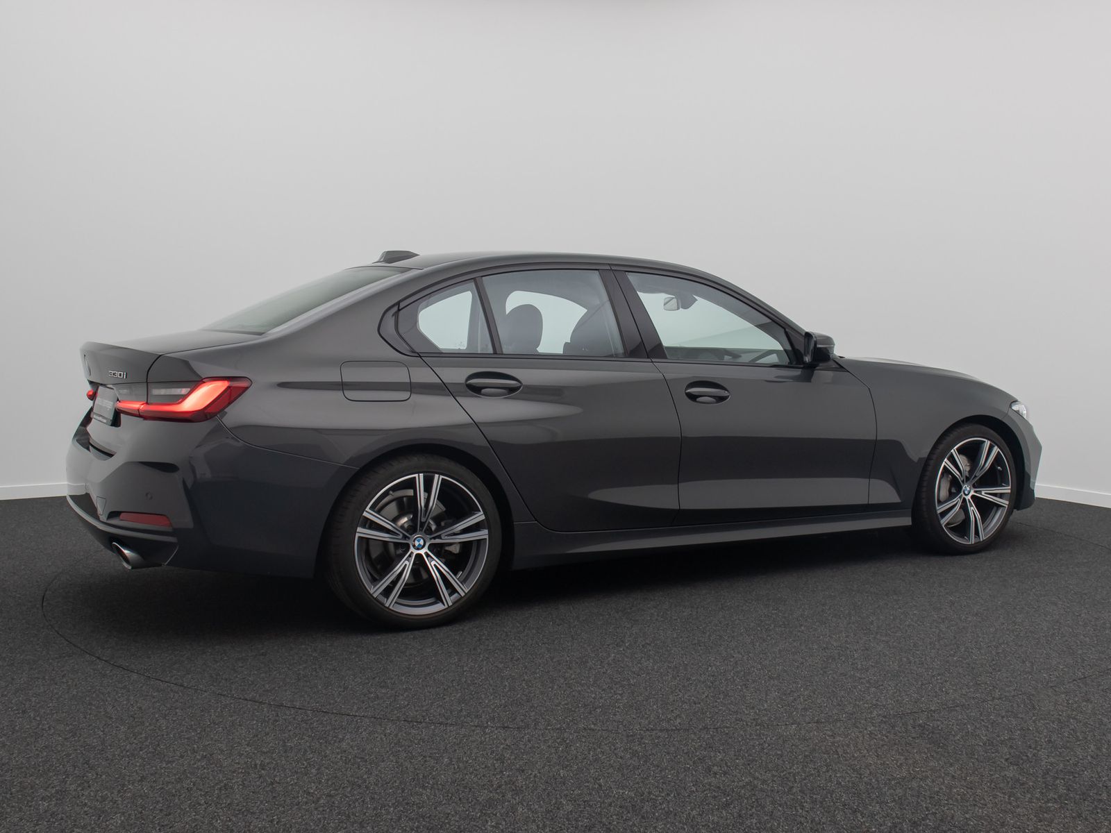 Fahrzeugabbildung BMW 330i xD Komfort DAB HiFi Leder M Sport 19Zoll