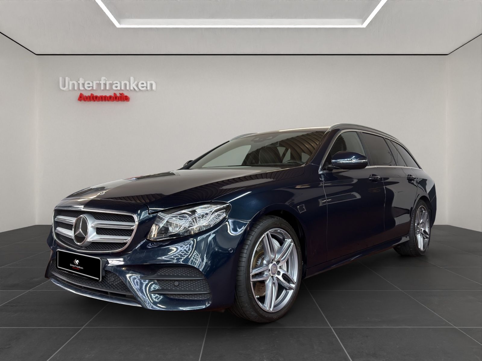MERCEDES-BENZ E 400 4Matic-AMG LINE-AHK-DISTRONIC-MULTIBEAM