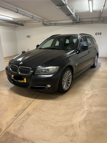 BMW 320d xDrive Touring Edition Exclusive Editio...