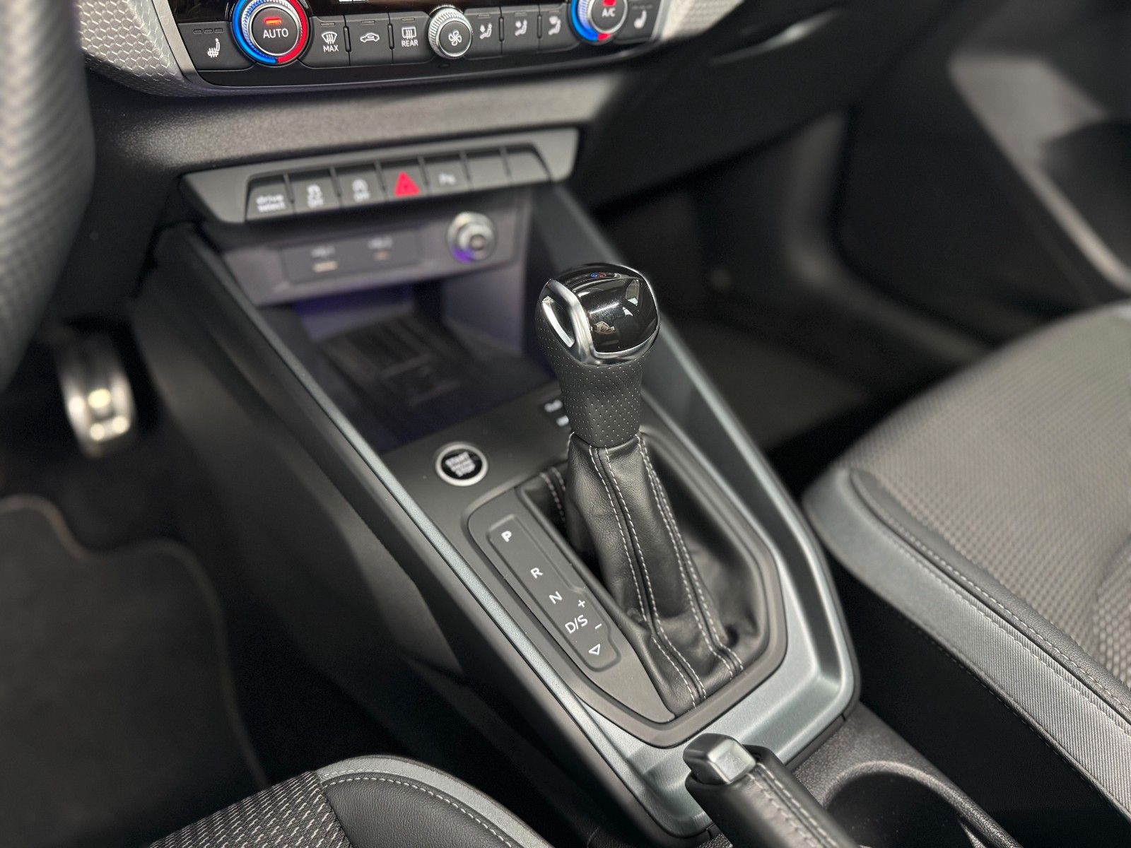 Fahrzeugabbildung Audi A1 Sportback 40 2.0TFSI 3x S-line Plus-Paket ACC