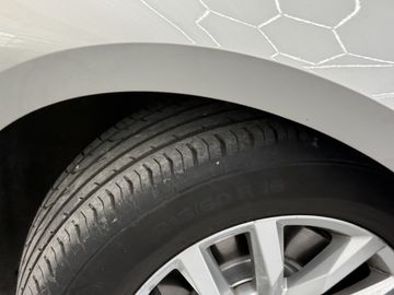 Volkswagen Passat - 4