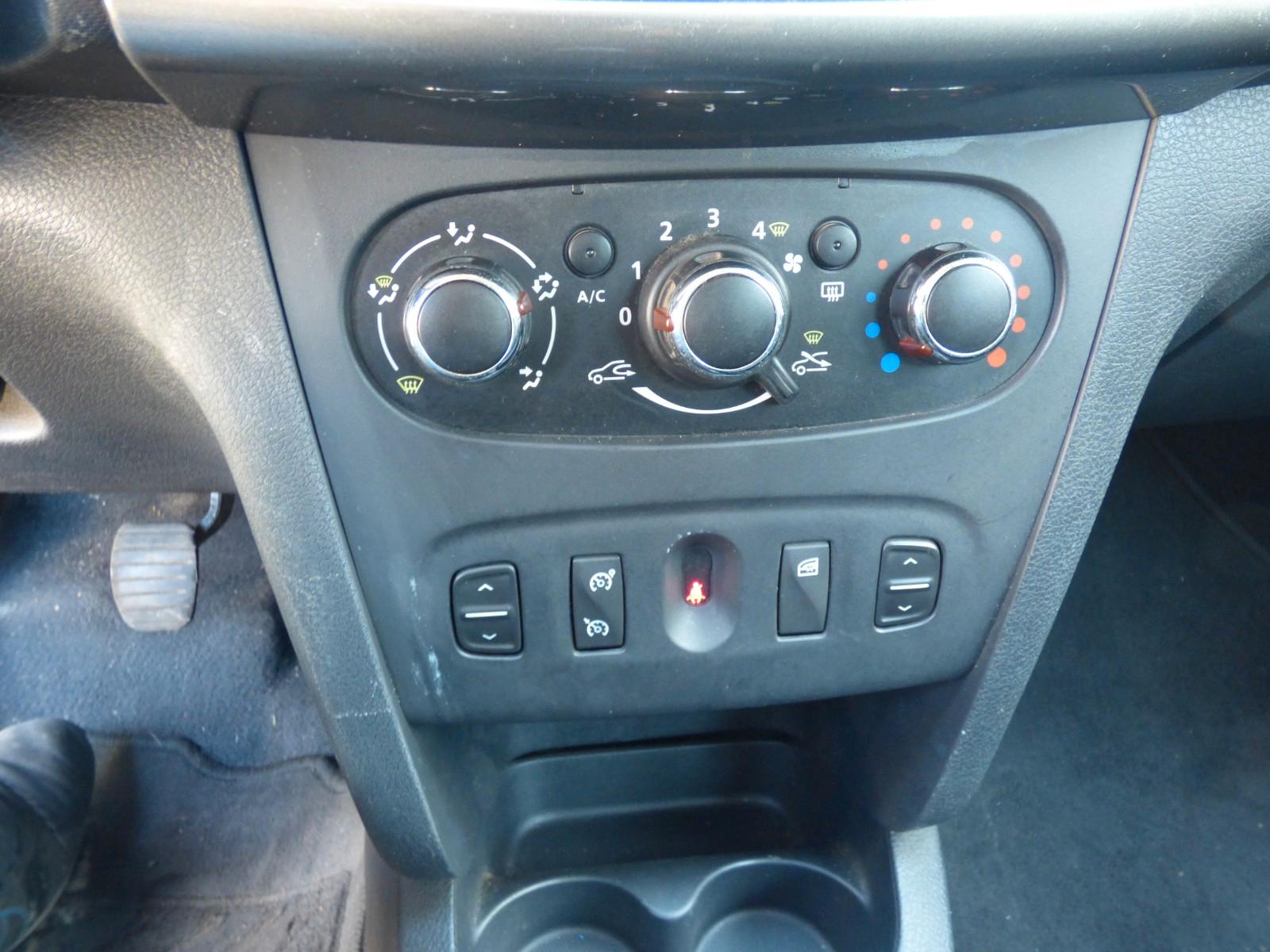 Dacia Logan 2015 — photo 12