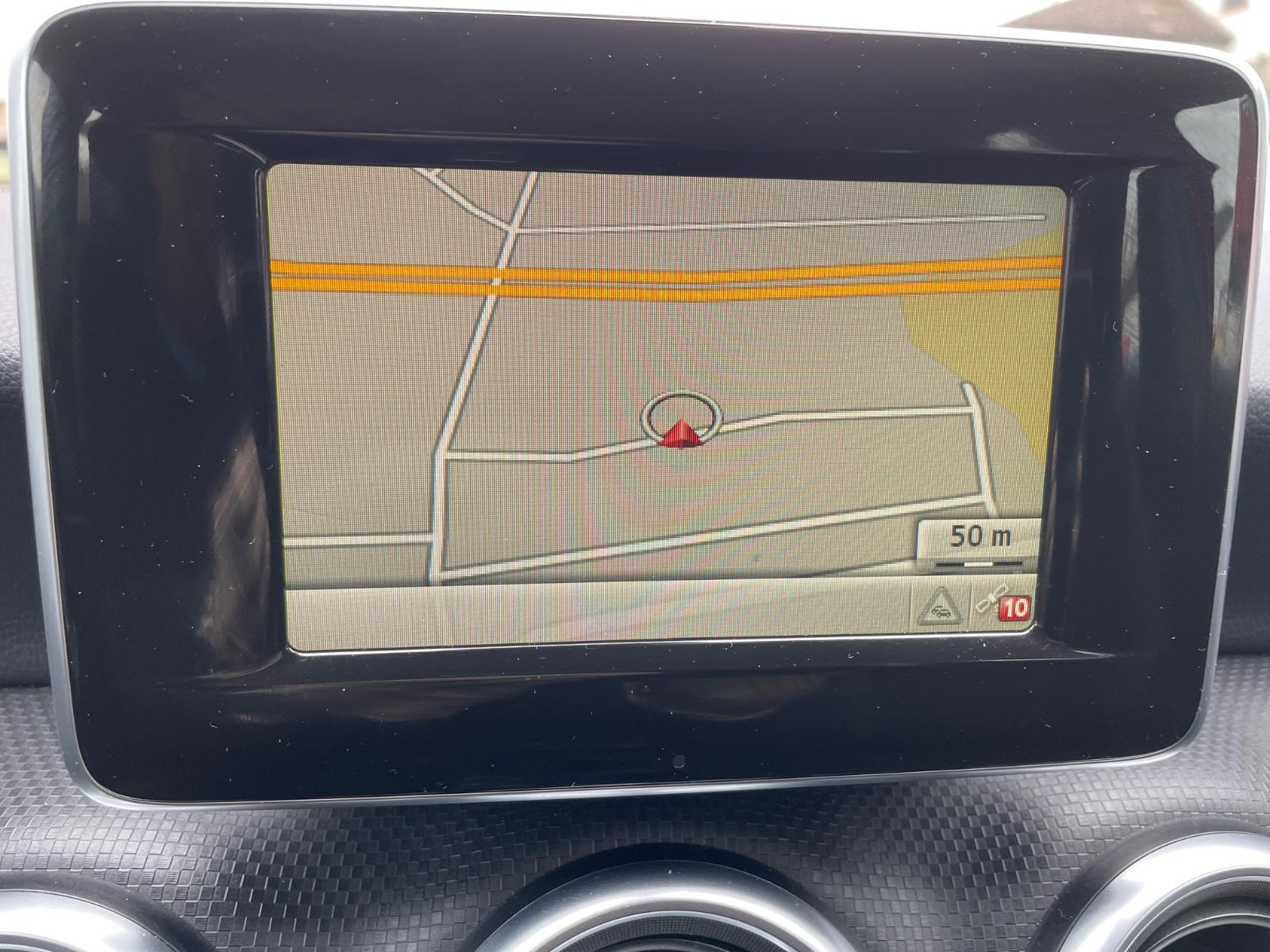 Mercedes-Benz A 250 4Matic AUT/NAVI/XENON/ALU/STANDHEIZUNG/TOP