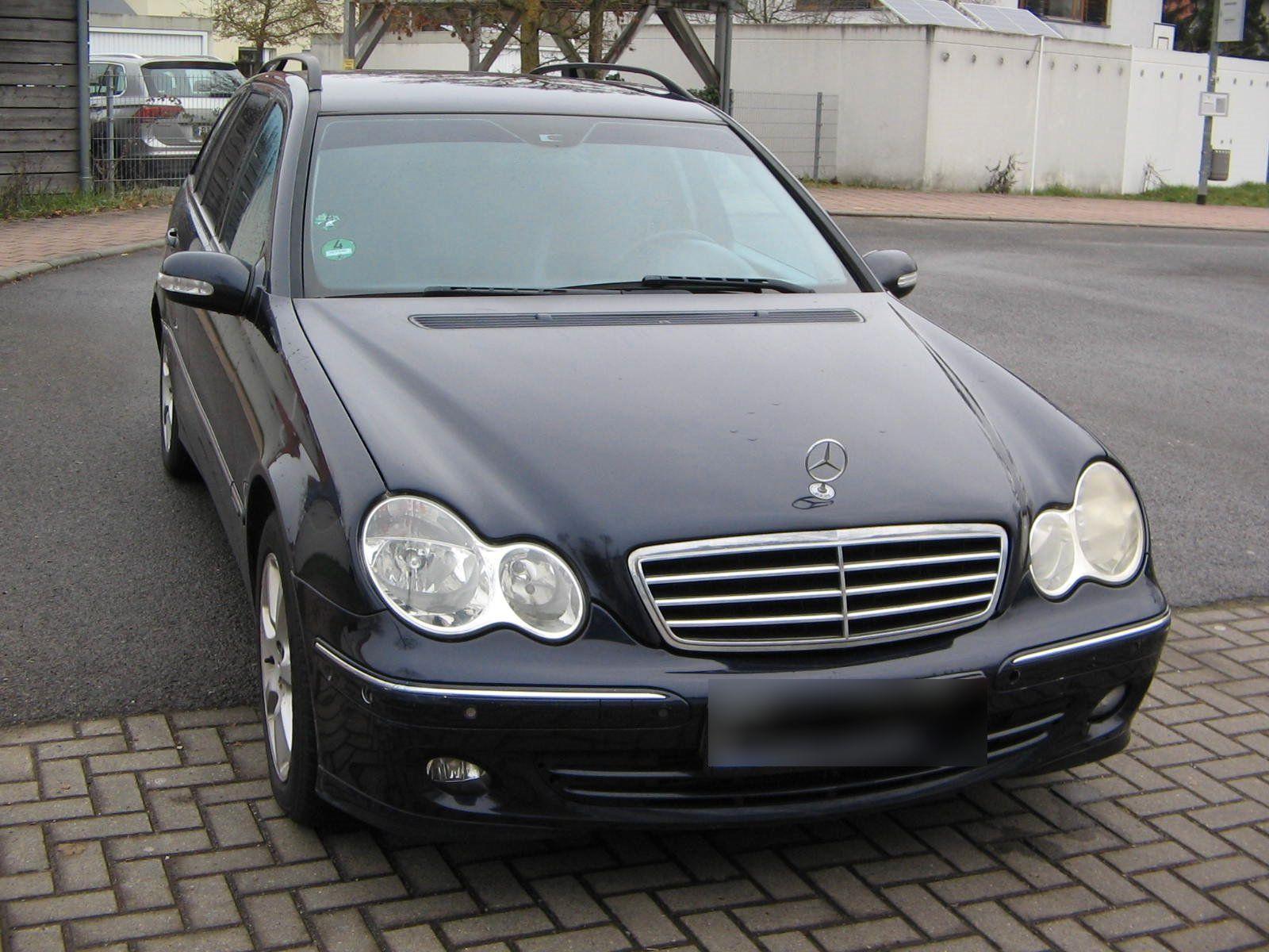 Mercedes-Benz C220 2006 — rear view