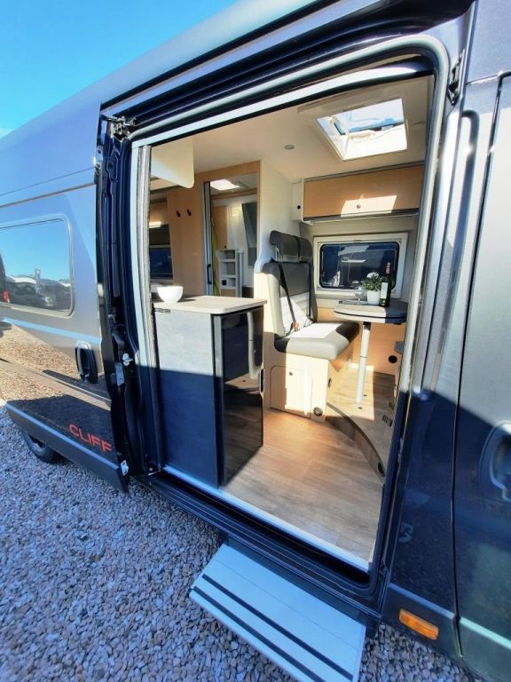 Fahrzeugabbildung Sunlight Camper Van Cliff 640 X Verfüg./Sparen Sie 2.902,