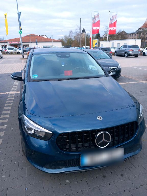 Image of Mercedes-Benz B 180