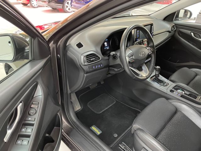 Fahrzeugabbildung Hyundai i30 cw Premium Automatik Pano Navi
