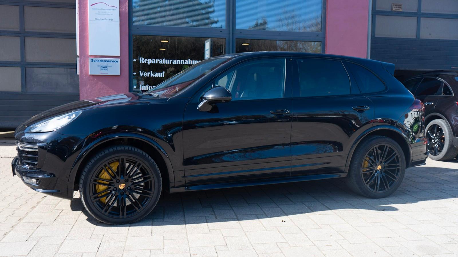 Porsche Cayenne Turbo S 21" Panorama PCCB