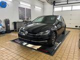 Volkswagen Golf VII Lim. Join Start-Stopp - Volkswagen Golf mit Diesel-Antrieb: Kleinwagen