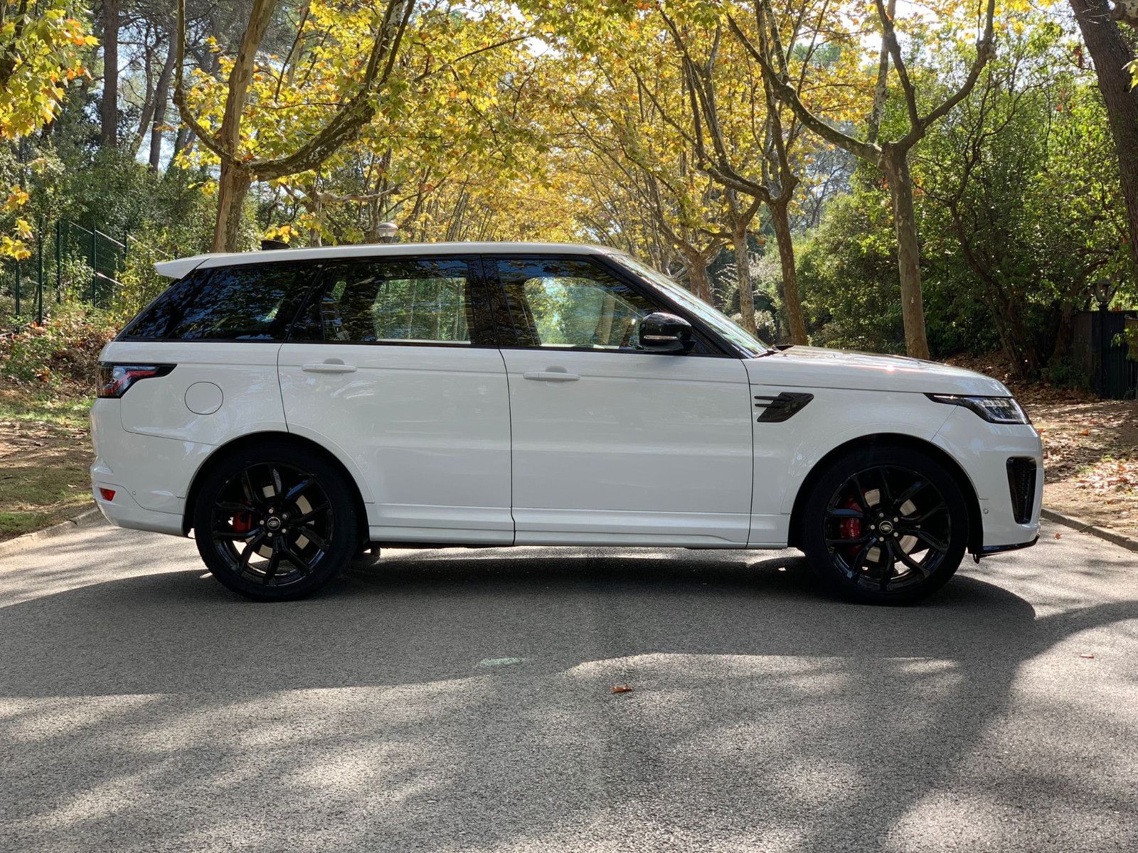 Land Rover Range Rover Sport 5.0 P575 SVR Carbon*Pano*360° foto 7