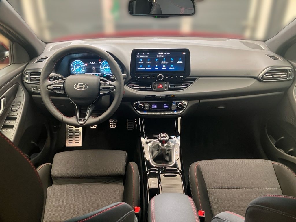 Fahrzeugabbildung Hyundai i30 FL Kombi (MY25) 1.5 T-GDI (140 PS) 48V 6-MT