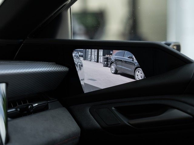 A6 e-tron Avant performance edition one TECH-PRO