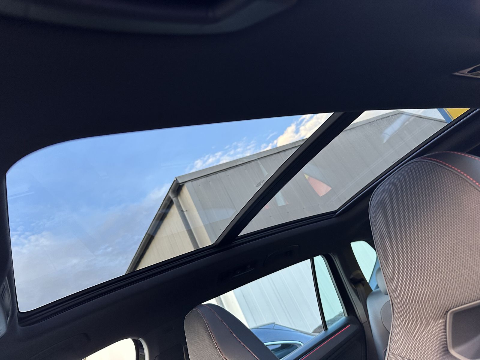 Fahrzeugabbildung SEAT Tarraco 1.4 TSI e-Hybrid FR NAV+LED+PANO+360+ACC