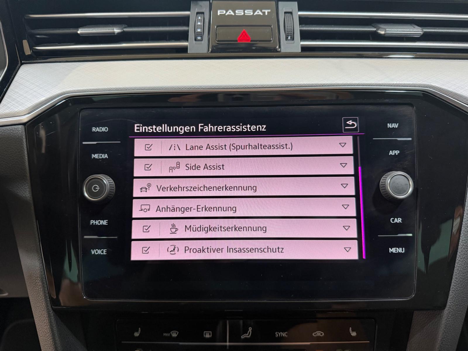 Volkswagen Passat Variant Business 2.0TDI DSG/STANDHEIZ/AHK