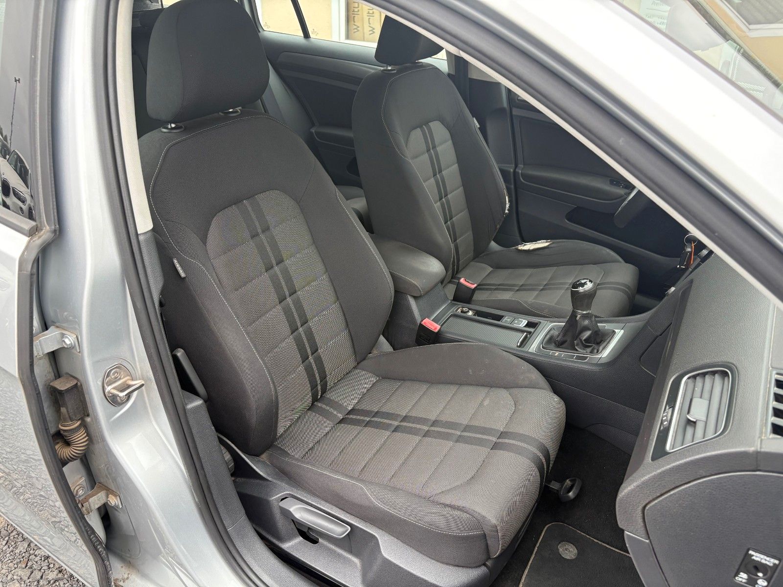 Fahrzeugabbildung Volkswagen Golf VII 1.2 TSI Trendline Navi SPORTSITZE Klima