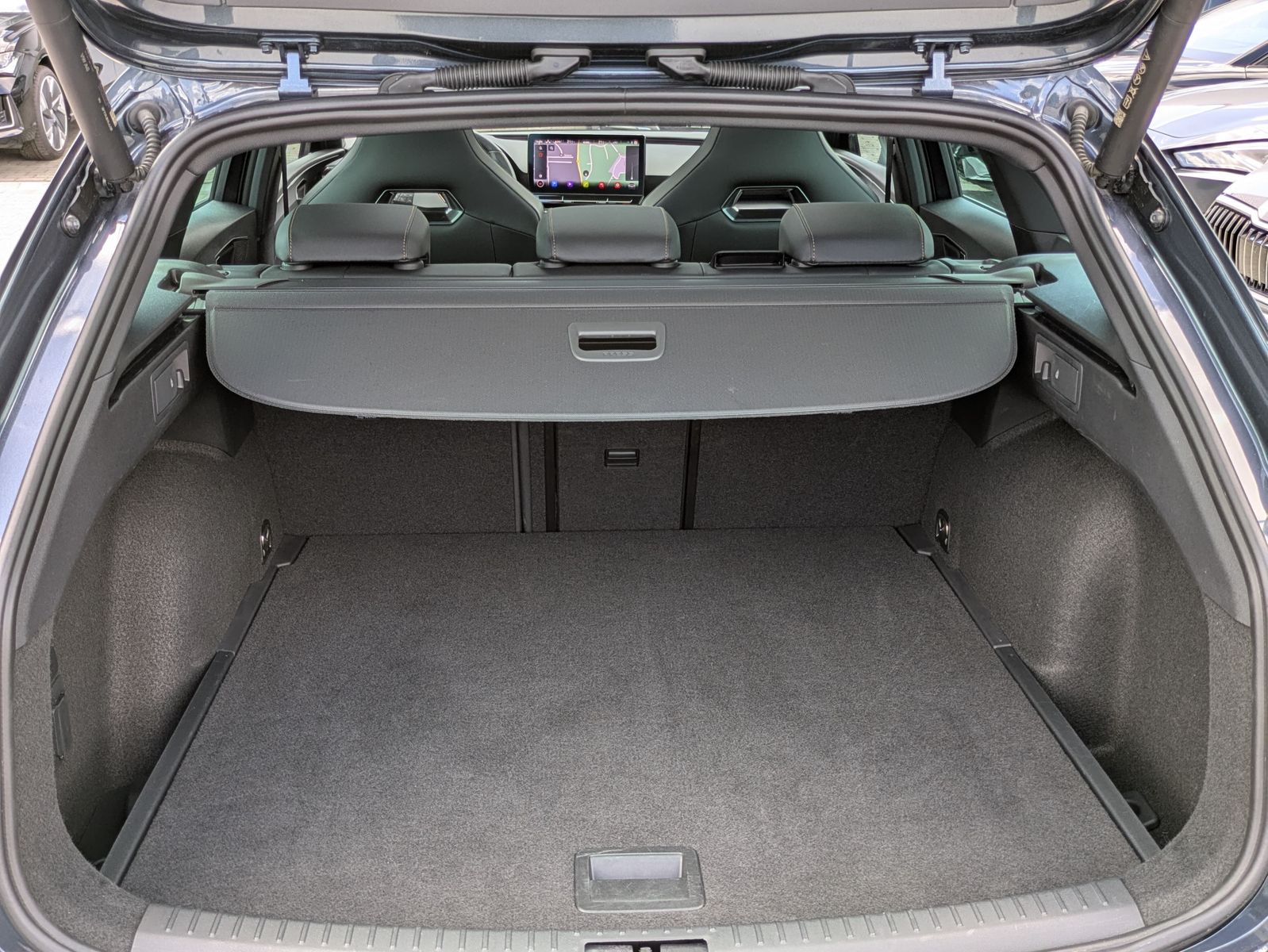 Fahrzeugabbildung CUPRA Leon VZ 2.0TSI 4Drive ACC*PANO*MATRIX*DCC*LM19"
