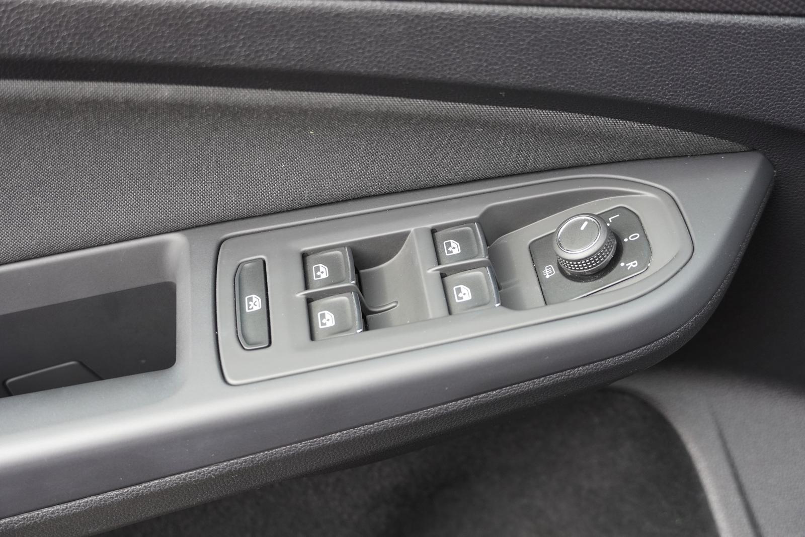 Volkswagen Golf VIII 1.5 TSI Active LED ACC Standheizung, миниатюра 30
