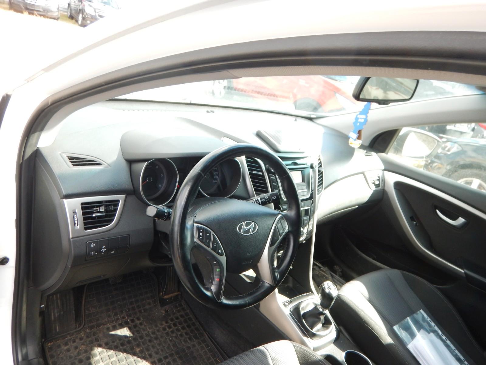 Hyundai i30 2015 — photo 6