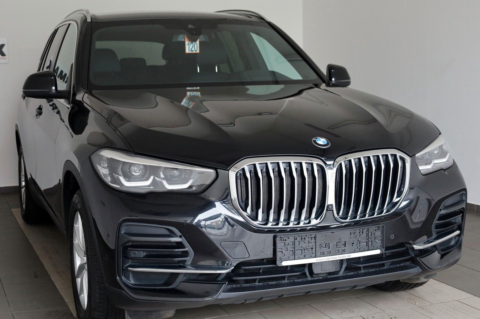 Fahrzeugabbildung BMW X5 xDrive 30d, Leder,Navi,LED,SH,HUD,360Kam.,ACC