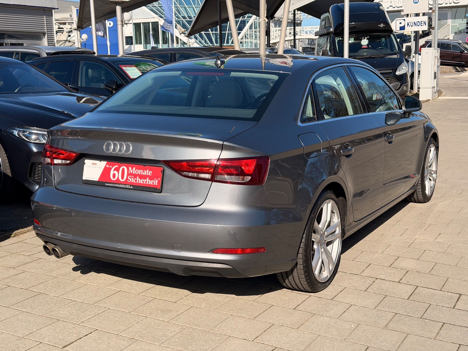 Audi A3Limousine*Sitzheiz*Parkass.*BT*Teilleder*